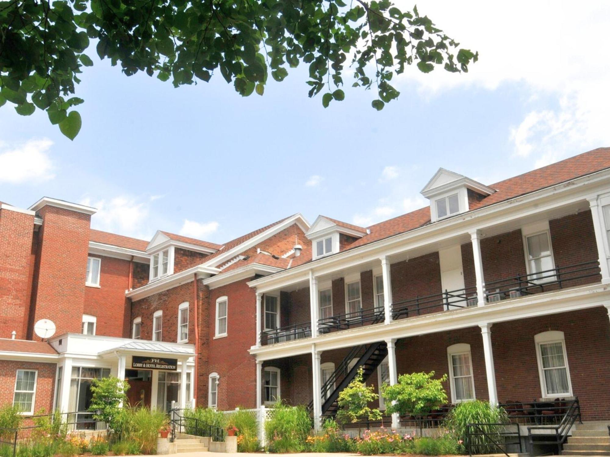 Fort Harrison State Park Inn Indianapolis Exterior photo